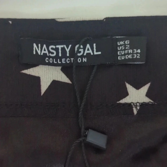 NWT Nasty Gal Star-T As You Mean To Go On Mini Skirt Color Black/White Size 2 - Picture 12 of 15